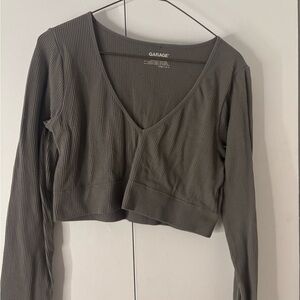 Garage Ribbed Long Sleeve Crop Top
3/20$ BUNDLE DEAL!